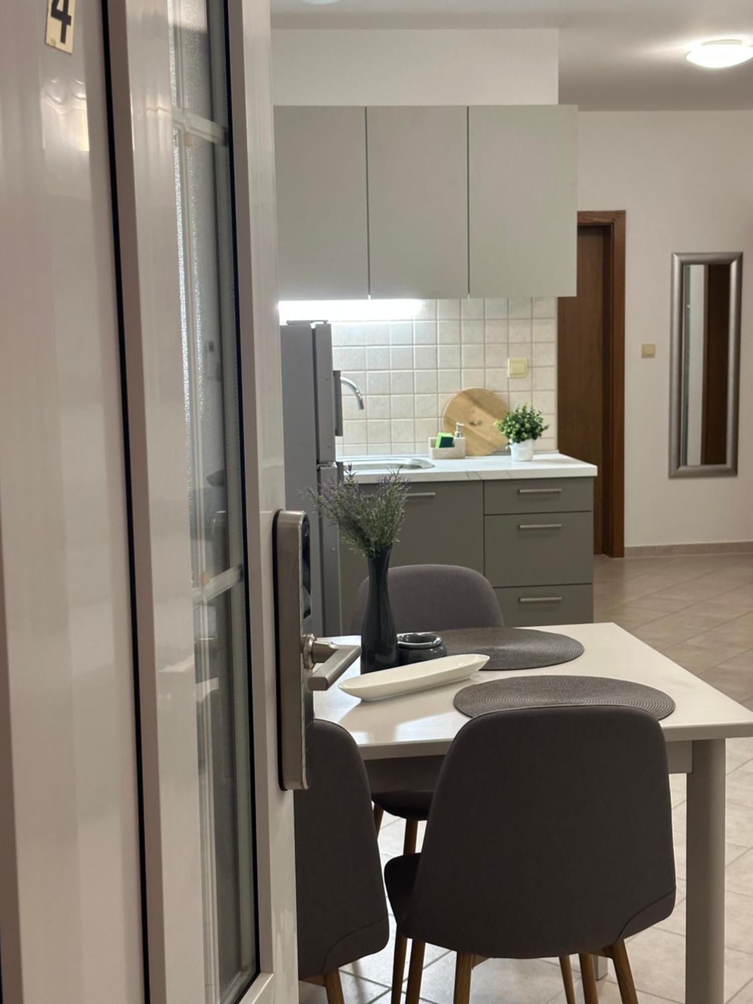 Apartmani Samec Новаля Екстер'єр фото